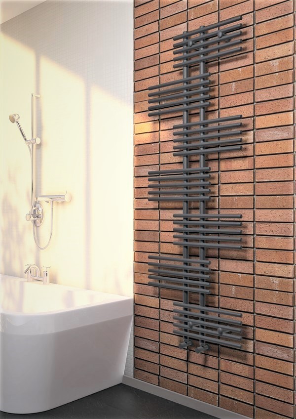 Zwarte designradiator 1762x650 met middenaansluiting kopen | D-Radiatoren.nl